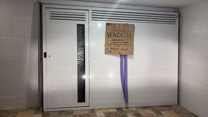 Vendo portão basculante, completo.