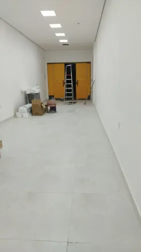 Centro comercial para aluguel tem 97 metros quadrados em Estrela do Norte - São Gonçalo -