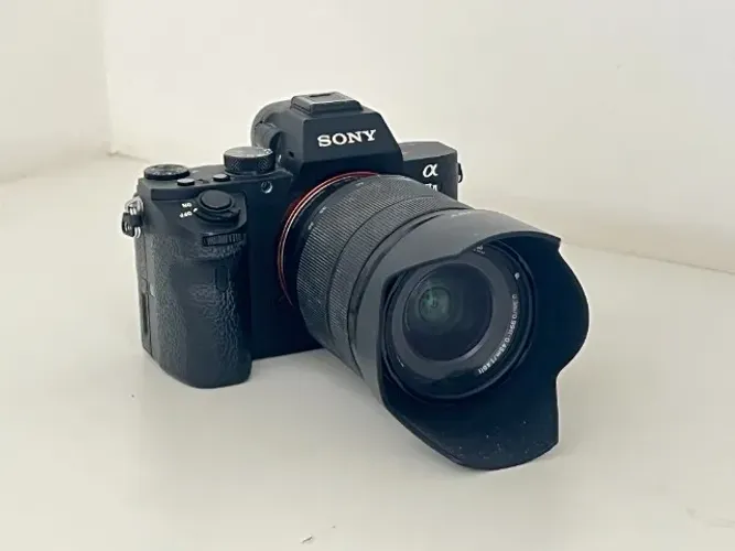 Camera Sony A7 II + Lente 28-70mm + 2 Cartões + Tripé + Iluminação