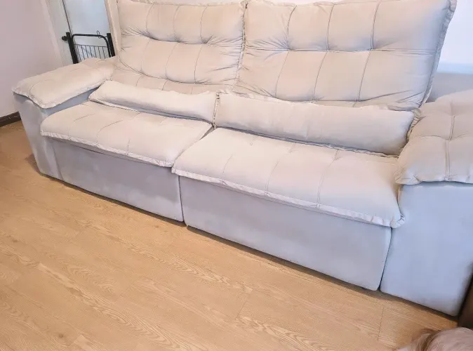 Sofá retrátil grande semi-novo