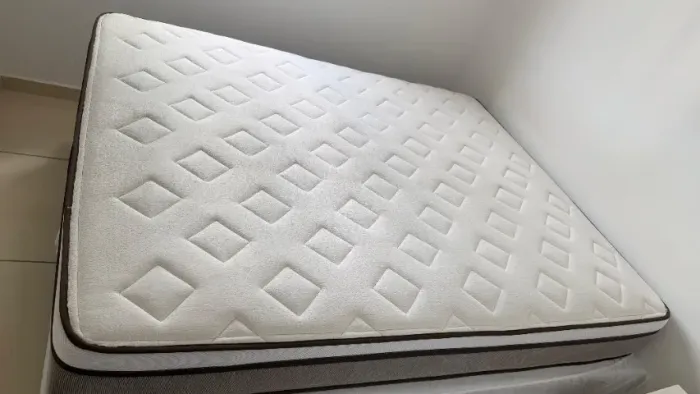 Cama Box Queen + Colchão de Molas Ensacadas Ilhéus Pocket - Otimo Estado