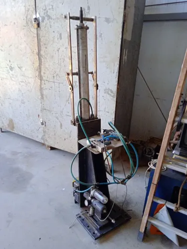 Alimentador pneumático curso 700mm
