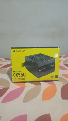 Fonte Corsair CX550 550W 80 Plus Bronze Lacrada