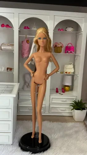 Barbie Collector Shopping Queen Daria NOVA