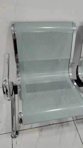 Longarina / cadeira / barbearia / salão / recepção / 4 lugares 