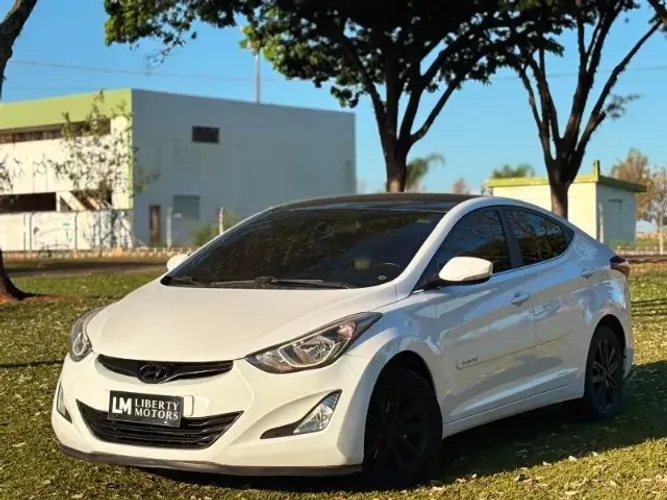 Hyundai Elantra GLS 2.0 16V Flex Aut. 2015