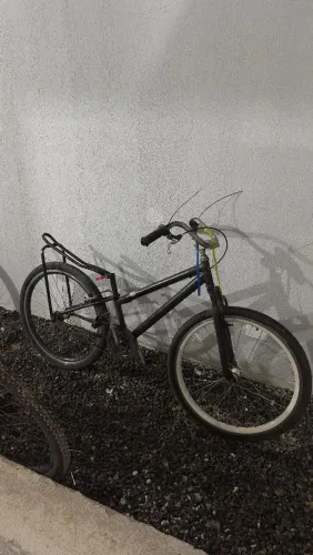 Bike aro 26 jante VMAX pneu praieiro obs? sem bagageiro 