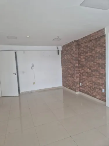 Sala Comercial Vazia 64m² e Andar Alto no The Place Condomínio e Água Inclusos