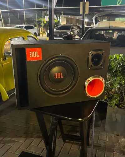 Caixa trio JBL nova