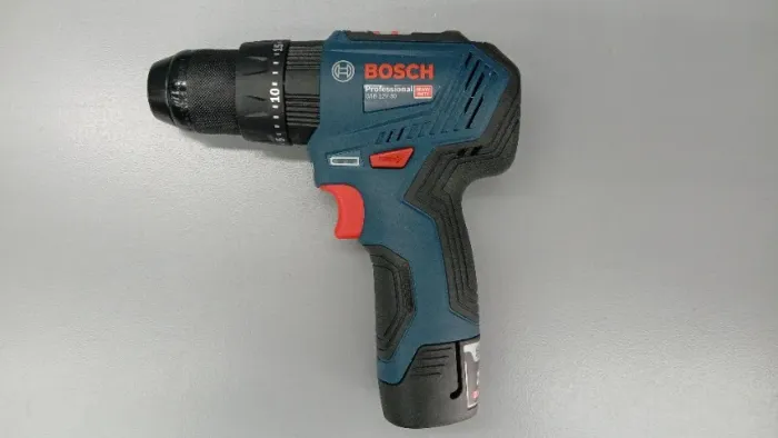 parafusadeira/furadeira de impacto GSB 12V-30 industrial c/2 baterias + maleta