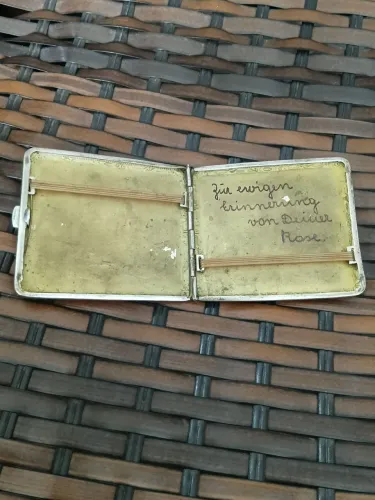 Cigareira antiga com dedicatoria alemã metal alpaca 