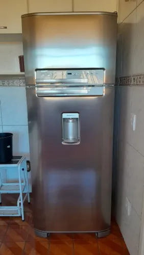 Geladeira Eletrolux inox