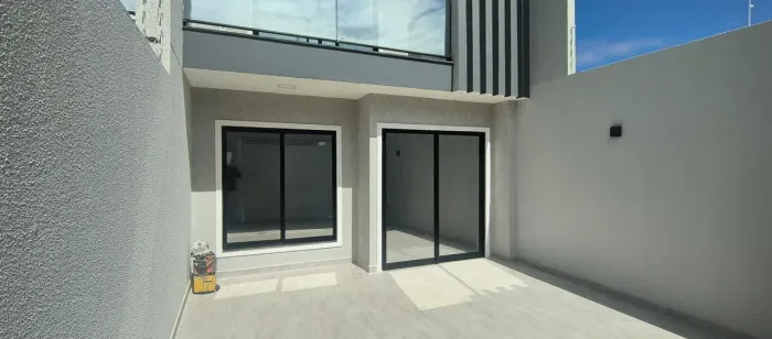 Vendo casa duplex com 3/4 sendo 01 suíte com 130 m² de área construída e excelente acabame