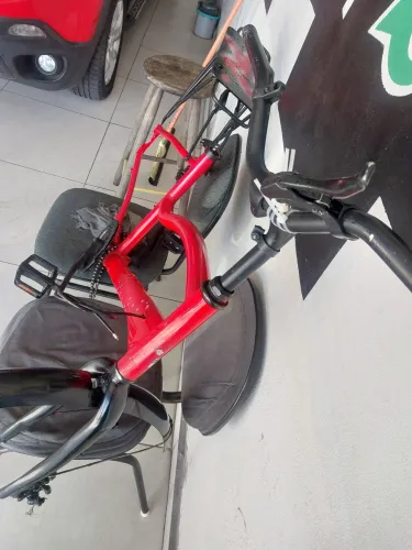Quadro bicicleta aro 26 de alumínio está como na foto