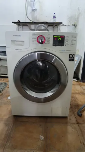 Vende-se lava e seca Samsung 8.5kg com garantia de 6 meses