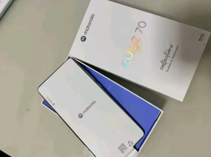 [LACRADO] MOTOROLA EDGE 70 BY SWAROVSKI 512GB