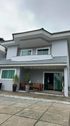 Casa de Alto Padrão à Venda e Locação no Pechincha, RJ - 4 suítes - Piscina