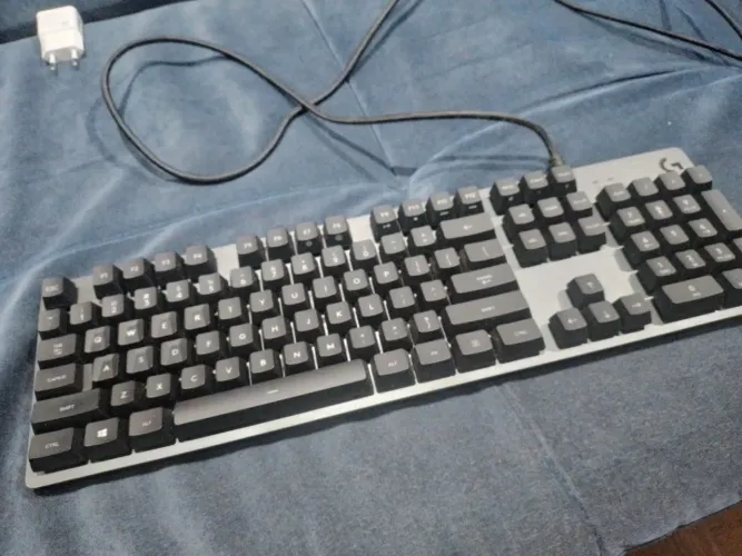 Teclado mecânico Logitech G413 Carbon. 