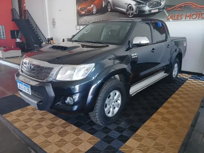Toyota Hilux CD SRV D4-d 4X4 3.0 TDI Diesel AUT 2013