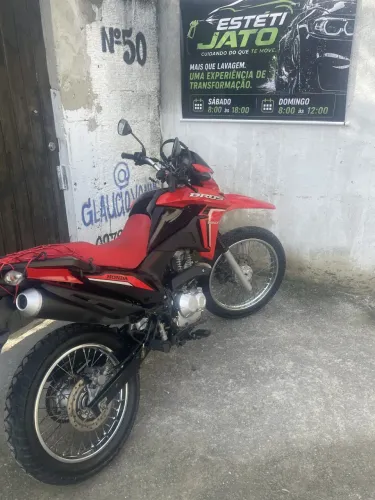 Bros muito nova