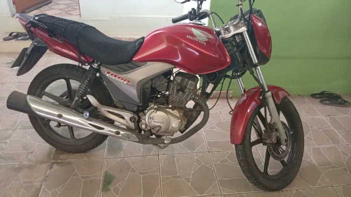 Moto muito boa, para trabalhar seu dia dia...