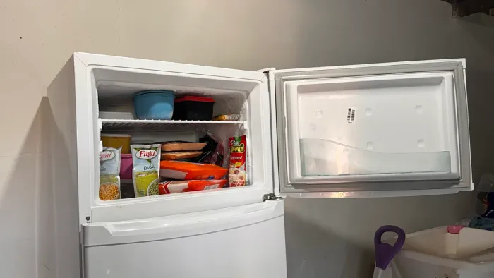 vendo geladeira com apenas 3 meses de uso
