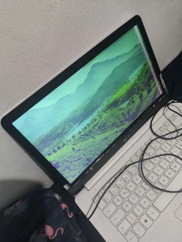 Notebook LG Ultra Slim Branco usado para retirada de peças