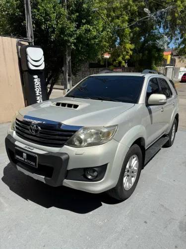 Toyota Hilux SW4 SRV D4-d 4X4 3.0 TDI Dies. AUT 2013