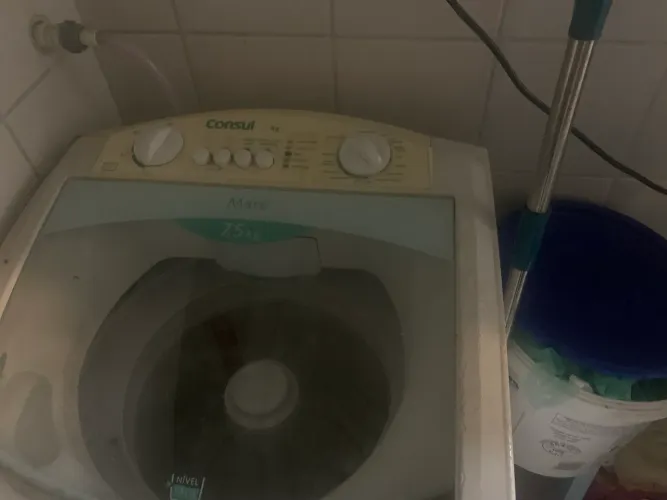 Máquina de lavar retirada de peças
