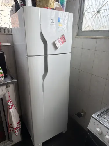 REFRIGERADOR ELECTROLUX 260L CYCLE DEFROST DC35A-110V 