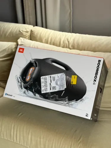 JBL BoomBox 4 . Lacrada