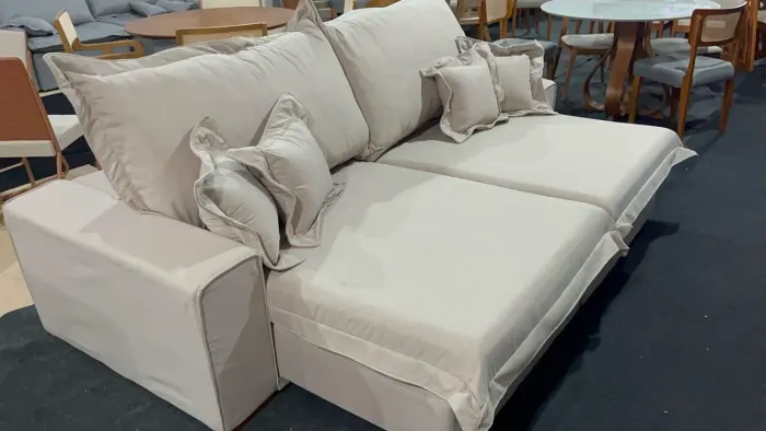 Sofá Pallace na cor bege com molas ensacadas 2.50m