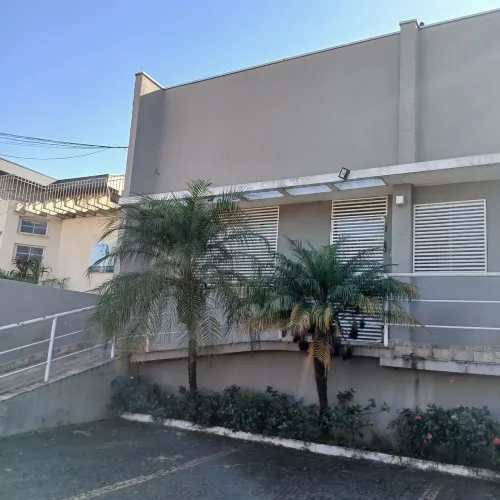 Casa comercial na Frei Manoel