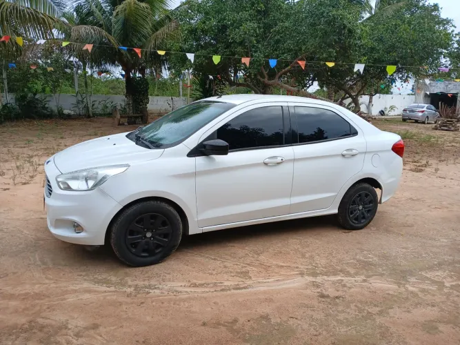 Ford ka-2015-SE/plus,1,5 sedan, muito conservado