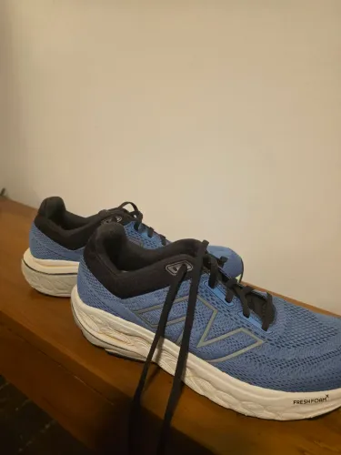 Tênis New Balance tam 43