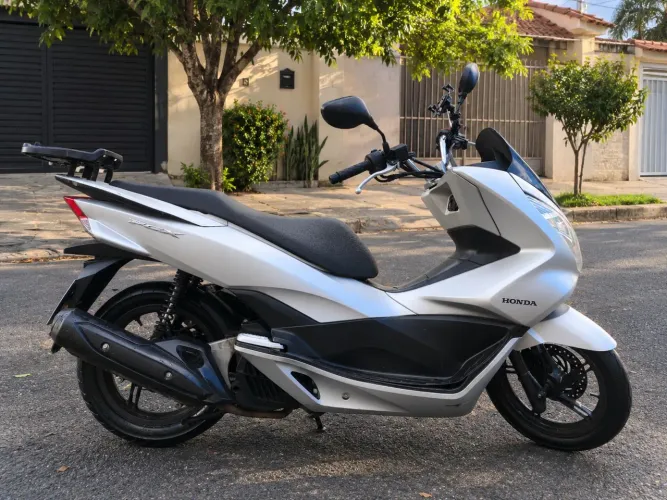 PCX 150 DLX Prata