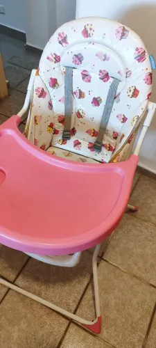Cadeirinha de alimentação infantil (para retirada)