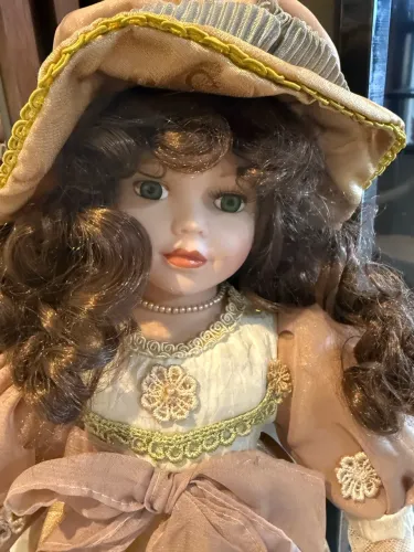 Boneca de porcelana maravilhosa!