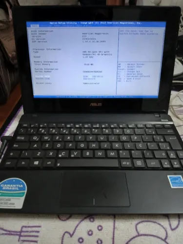 Asus R103B - Bom estado