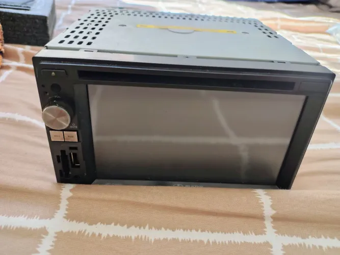 Vendo DVD automotivo.