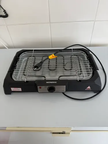 Vendo uma churrasqueira elétrica