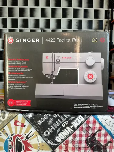 Máquina De Costura Singer Facilita Pro 4423 Semi Nova