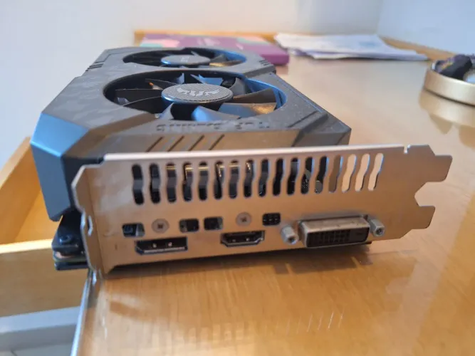 Placa de Vídeo ASUS GEFORCE GTX 1650 4 GB