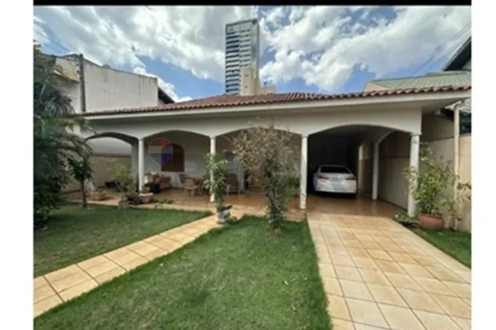 Casa charmosa localizada em um dos bairros mais valorizados de Rondonópolis!