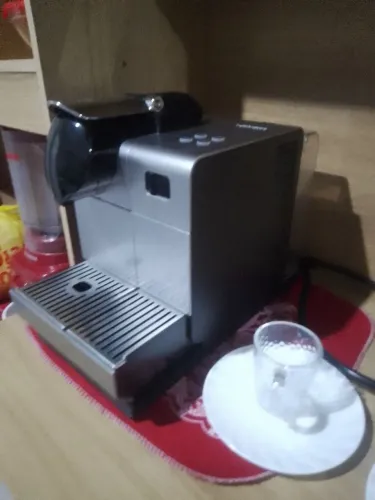 ? Cafeteira Elétrica em Ótimo Estado - Pronta para Usar!