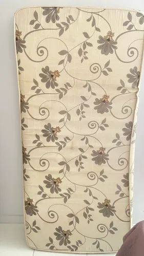Vendo base e colchão
