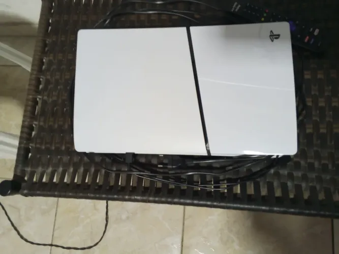 Vendo PS5 semi novo conservado 