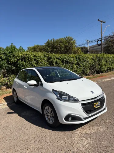 Peugeot 208 Allure 1.2 Flex 12V 5P Mec. 2019
