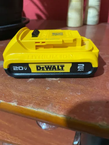 Bateria Dewalt 20v 2ah perfeita original 