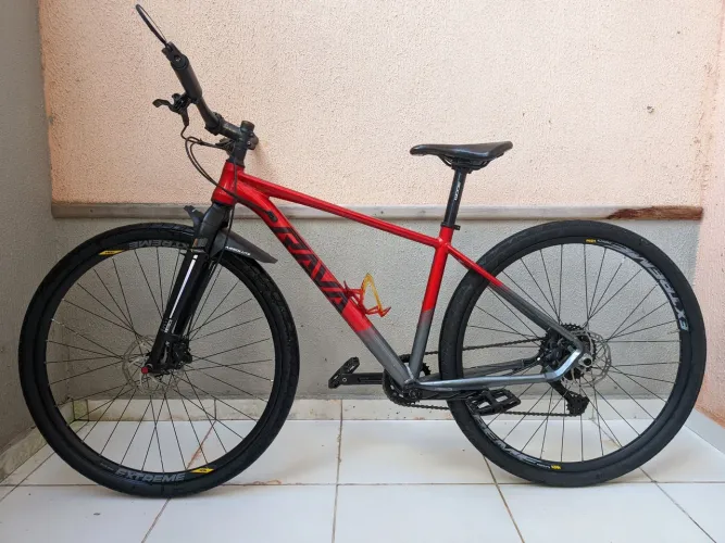 Bicicleta garfo rígido aro 29" Rava Nasca. 